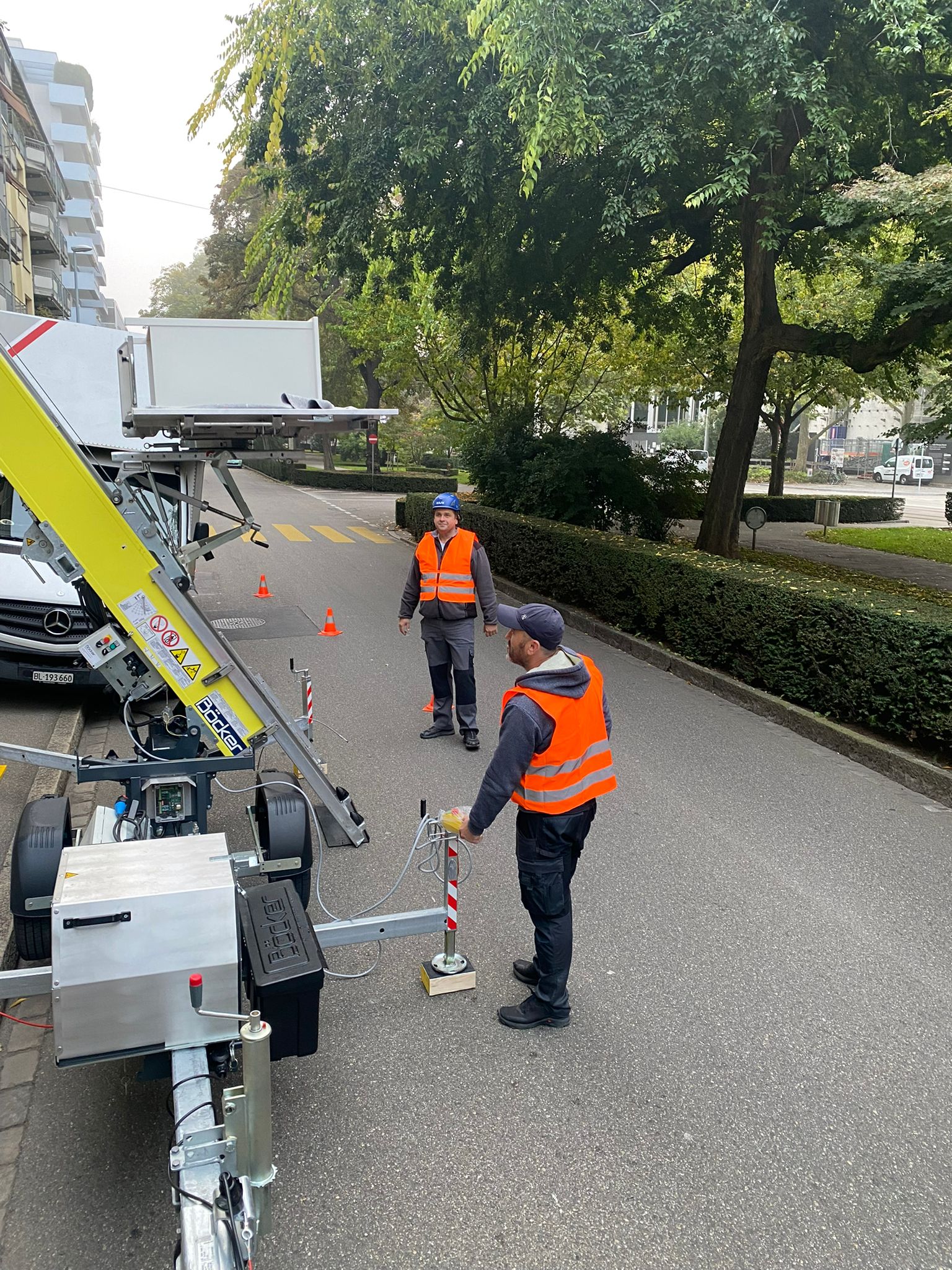 TSR Umzugsteam beim sorgfältigen Möbeltransport